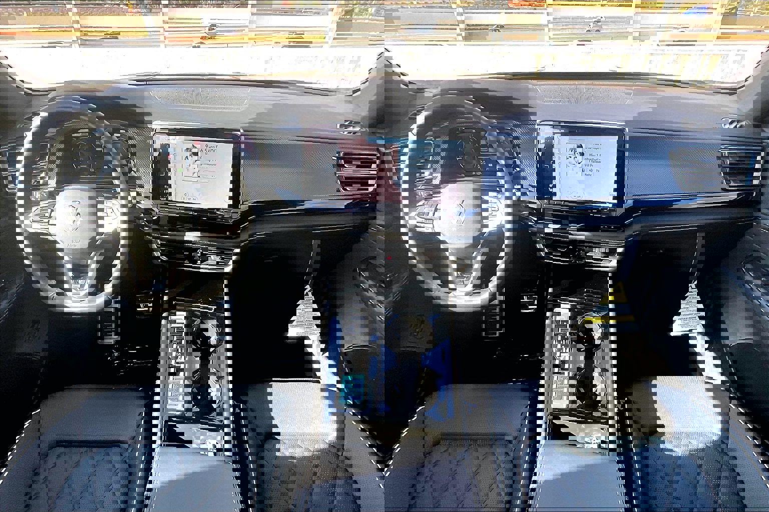 2026 Volkswagen Atlas Cross Sport SEL Premium R-Line photo 4