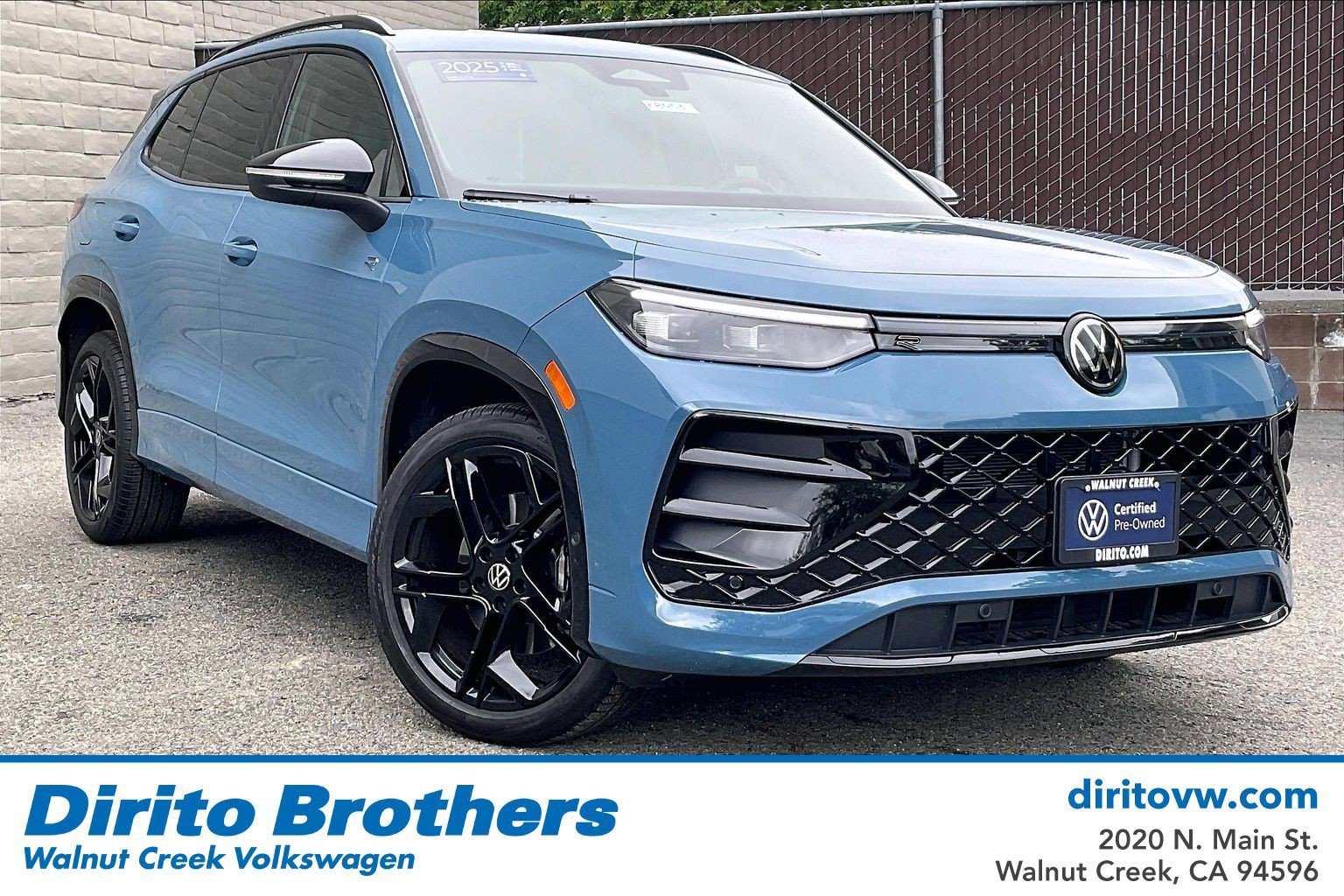 2025 Volkswagen Tiguan 2.0T SE R-Line Black 4Motion's photo