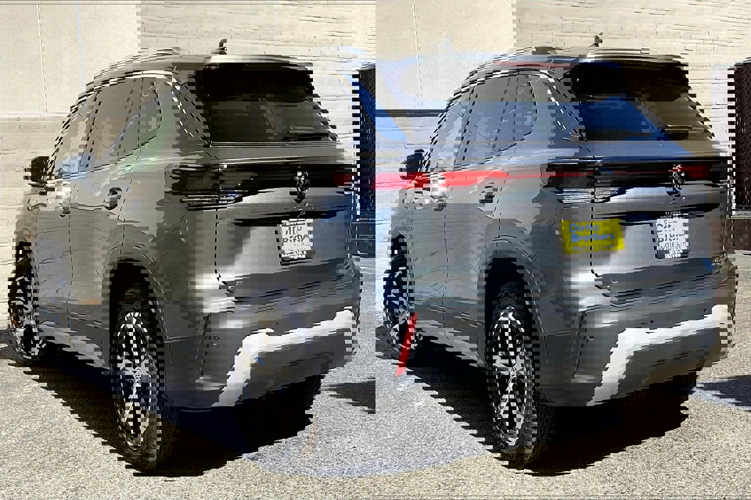 2026 Volkswagen Tiguan SE photo 2