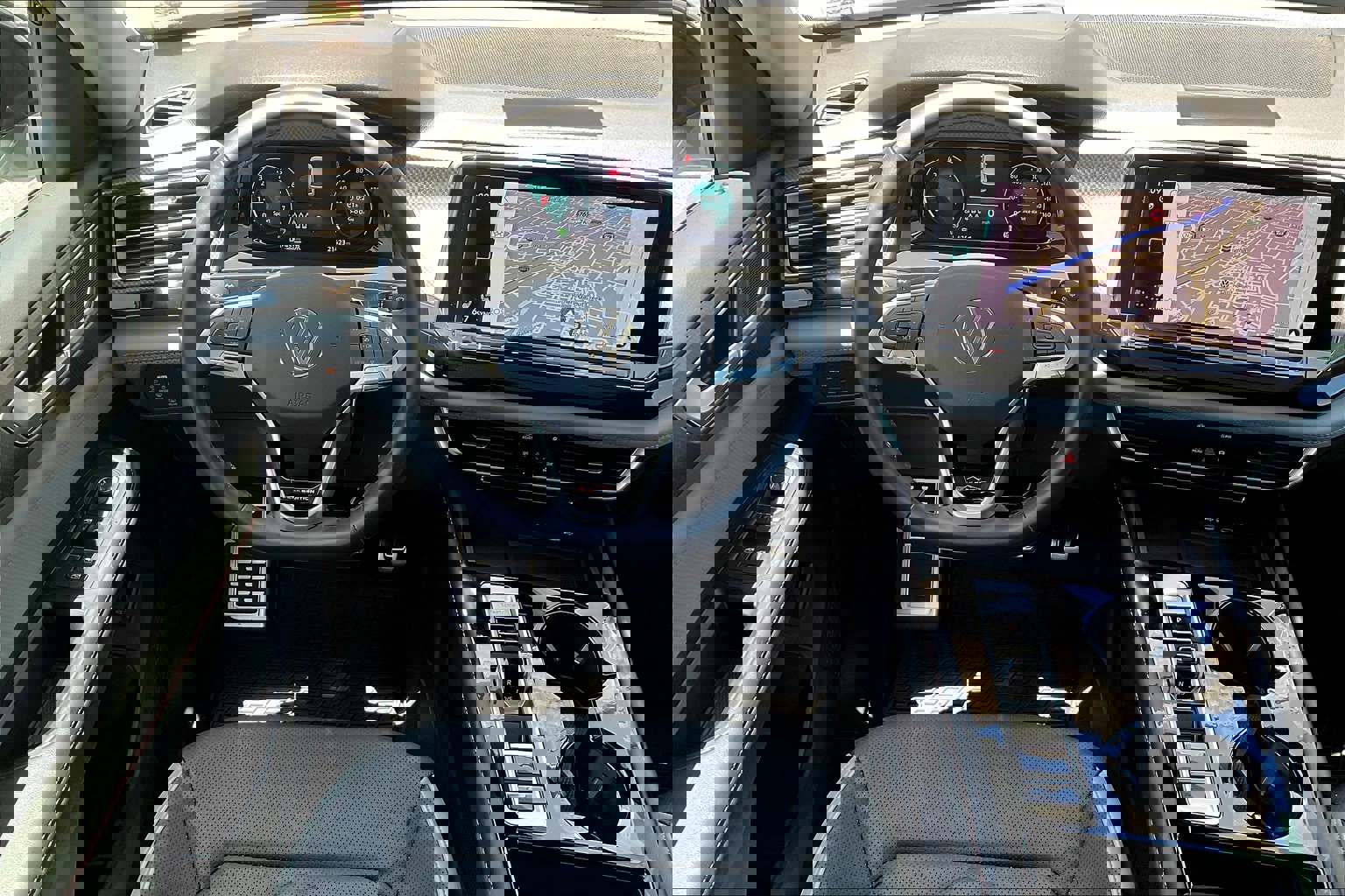2024 Volkswagen Atlas Peak Edition SEL photo 4