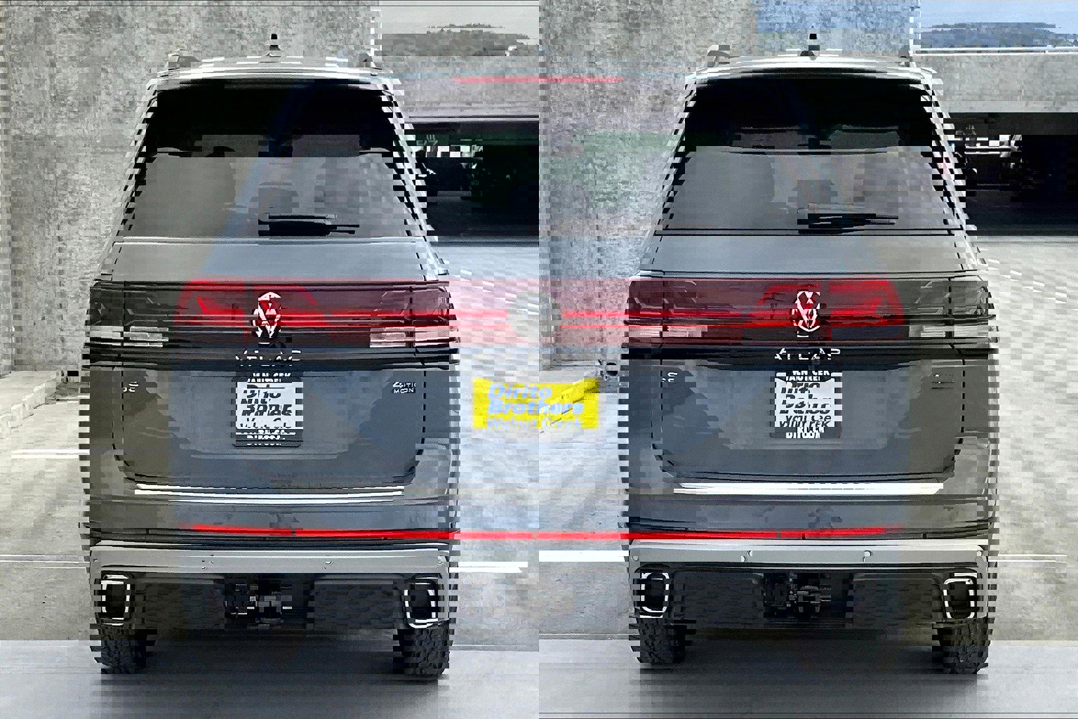 2025 Volkswagen Atlas Peak Edition photo 3
