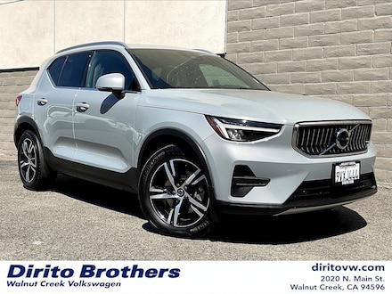 2025 Volvo XC40 B5 Core Bright Theme SUV