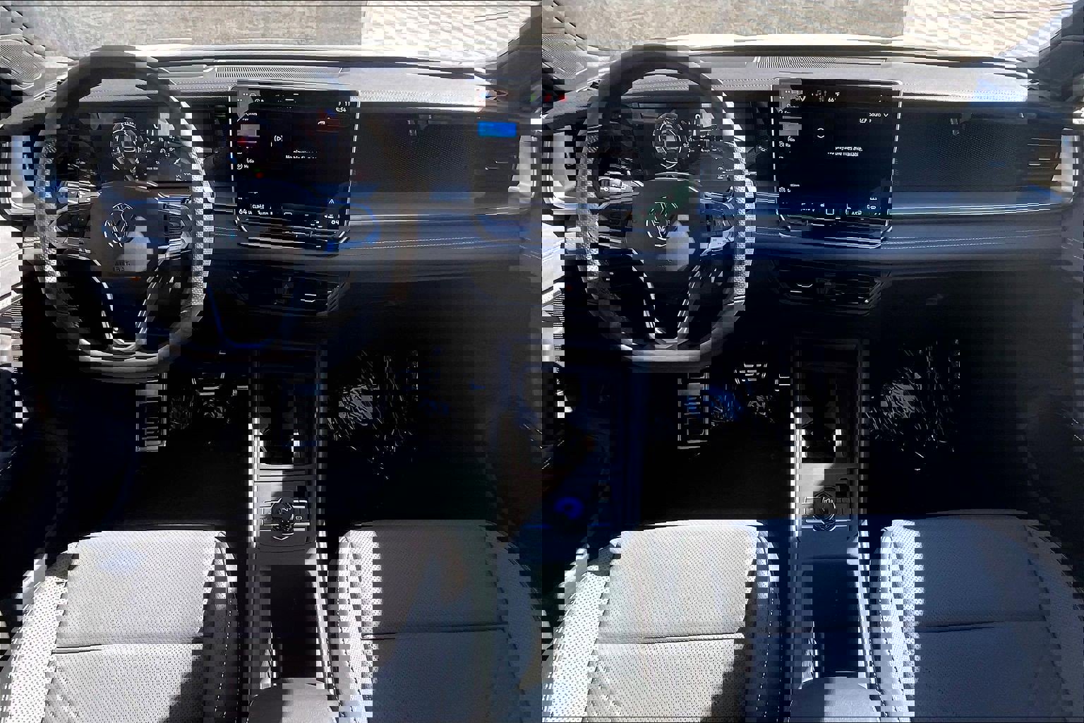 2026 Volkswagen Tiguan SE R-Line Black photo 3