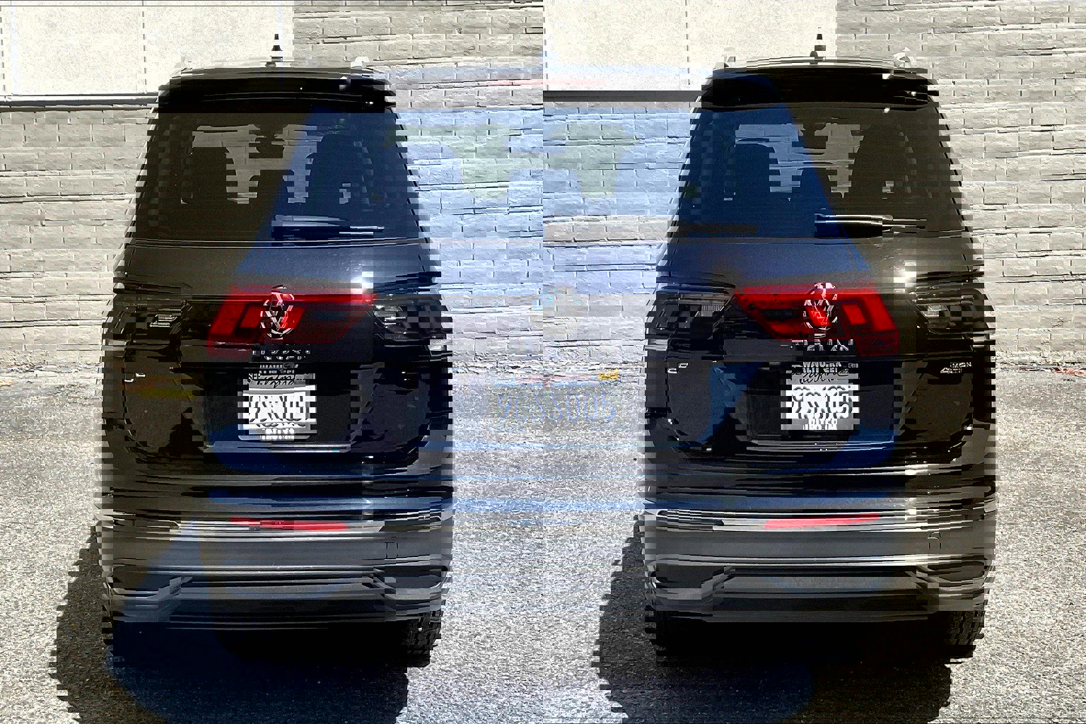 2022 Volkswagen Tiguan SE photo 2