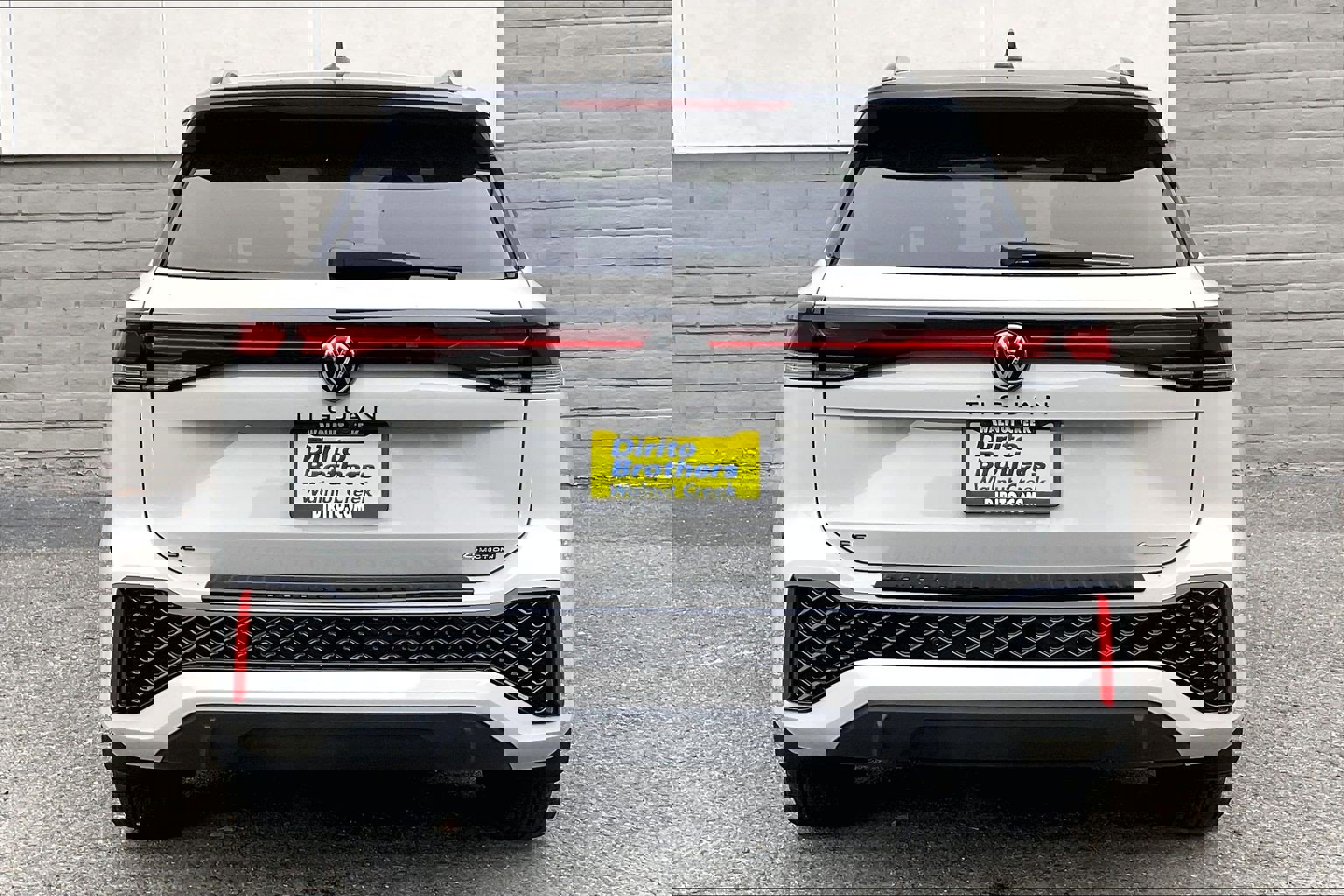 2026 Volkswagen Tiguan SE R-Line Black photo 2