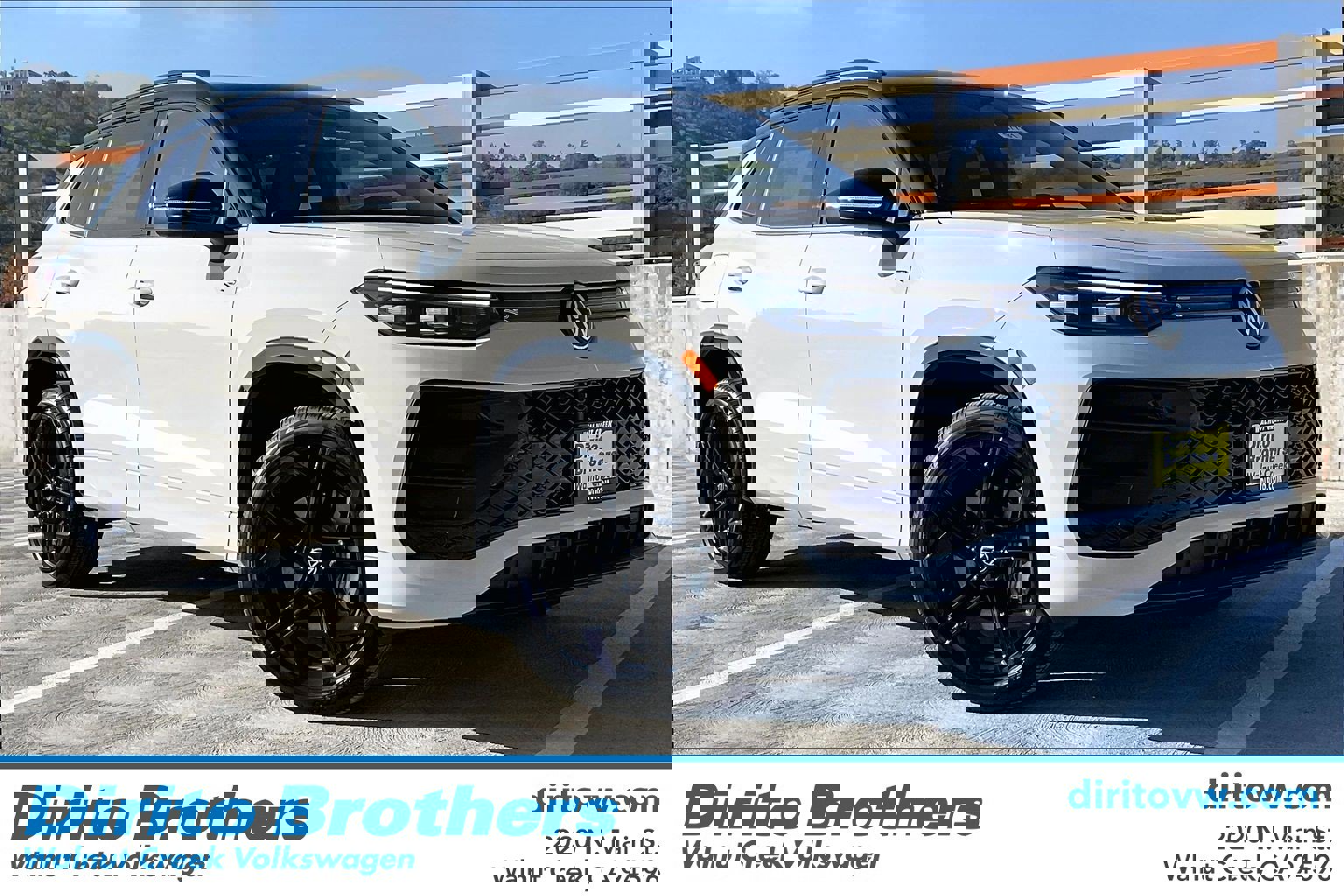 2026 Volkswagen Tiguan SE R-LINE BLACK's photo