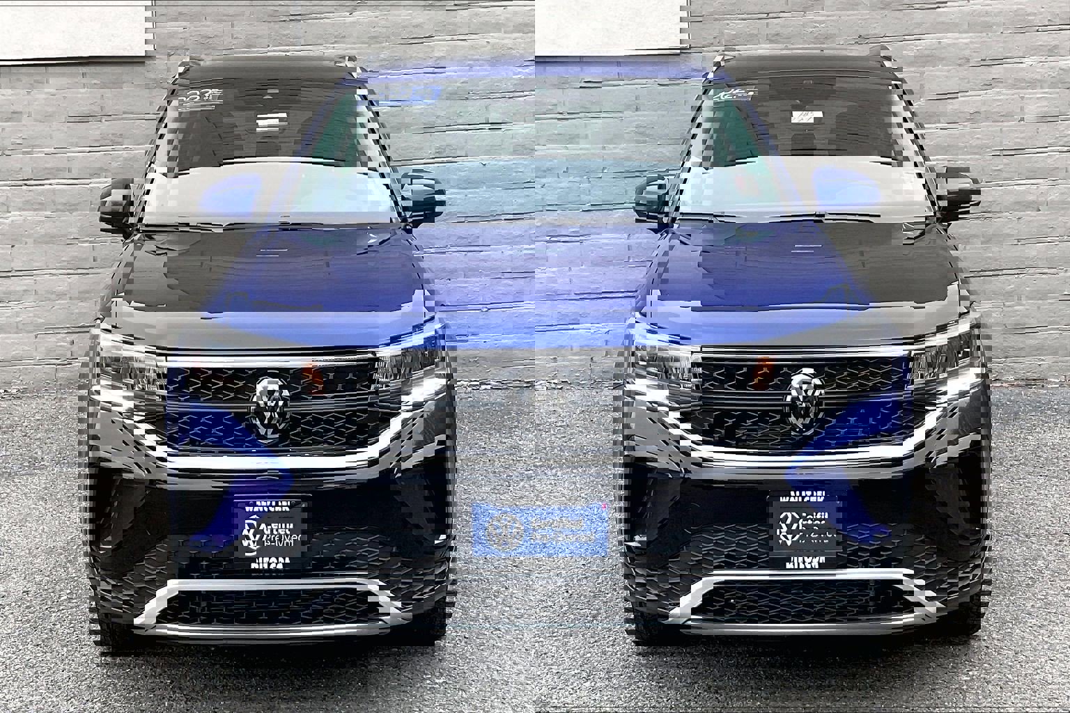 2022 Volkswagen Taos SE photo 2