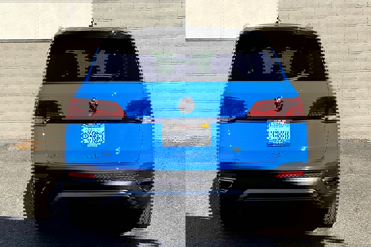 2024 Volkswagen Taos SE photo 3