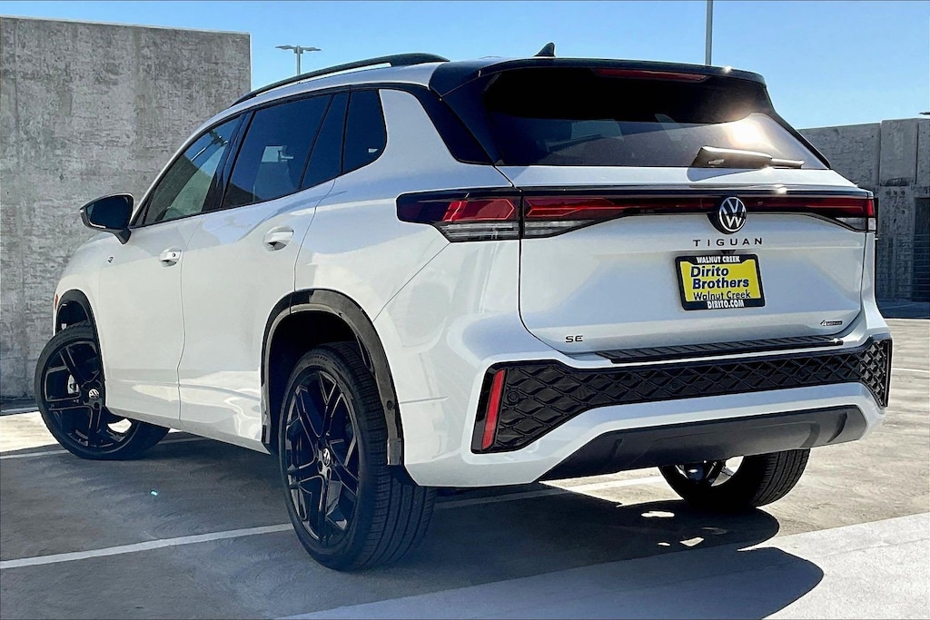 New 2026 Volkswagen Tiguan 2.0T SE R-Line Black SUV