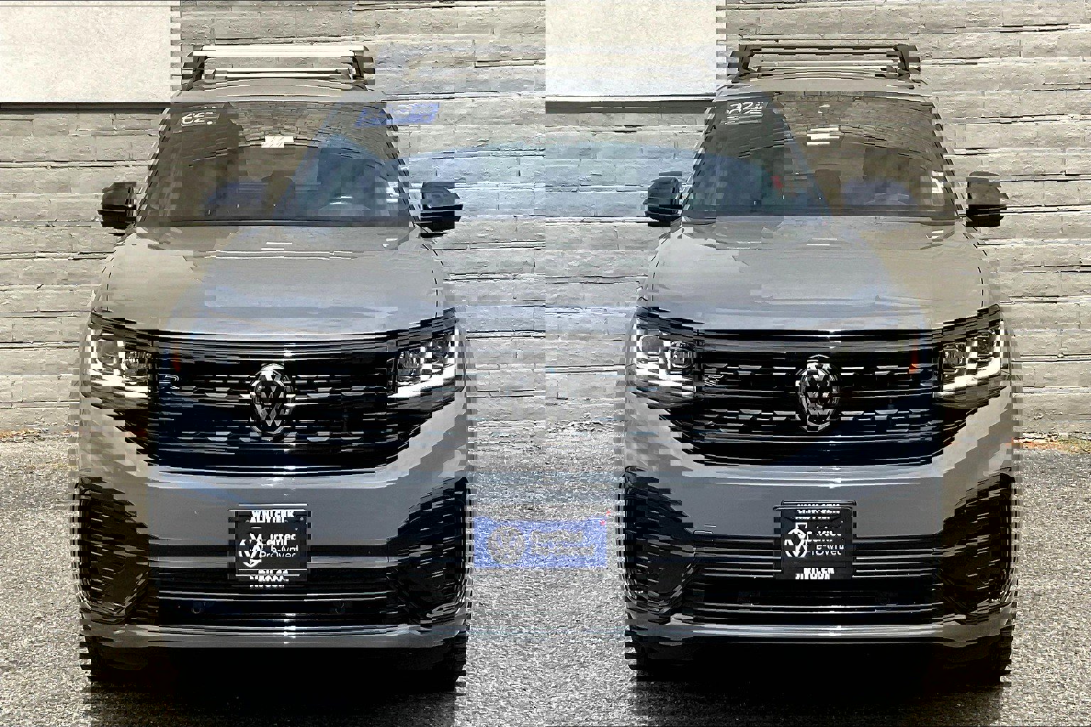 2022 Volkswagen Atlas Cross Sport SEL R-Line photo 2