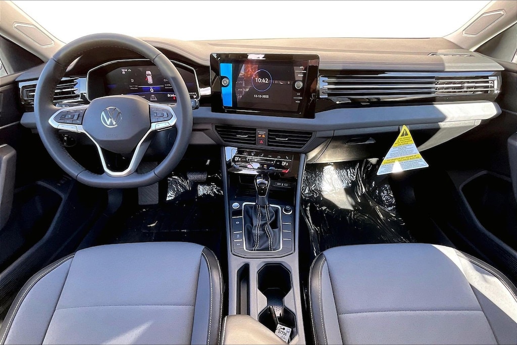 New 2026 Volkswagen Jetta 1.5T SE Sedan