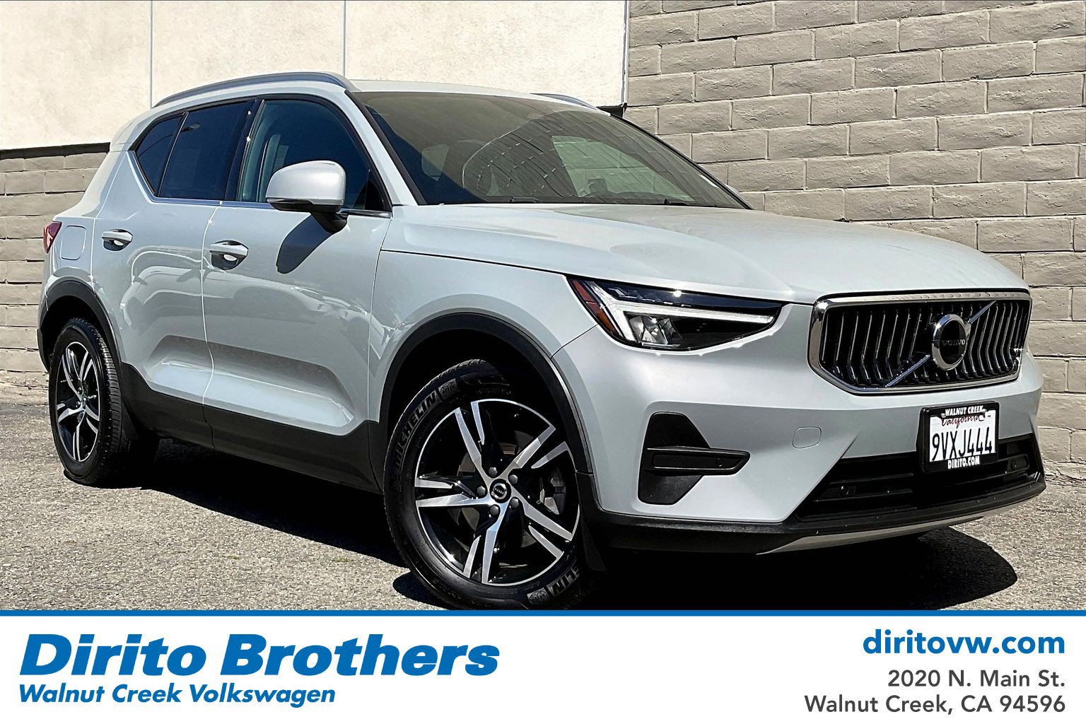 2025 Volvo XC40 B5 Core Bright AWD's photo
