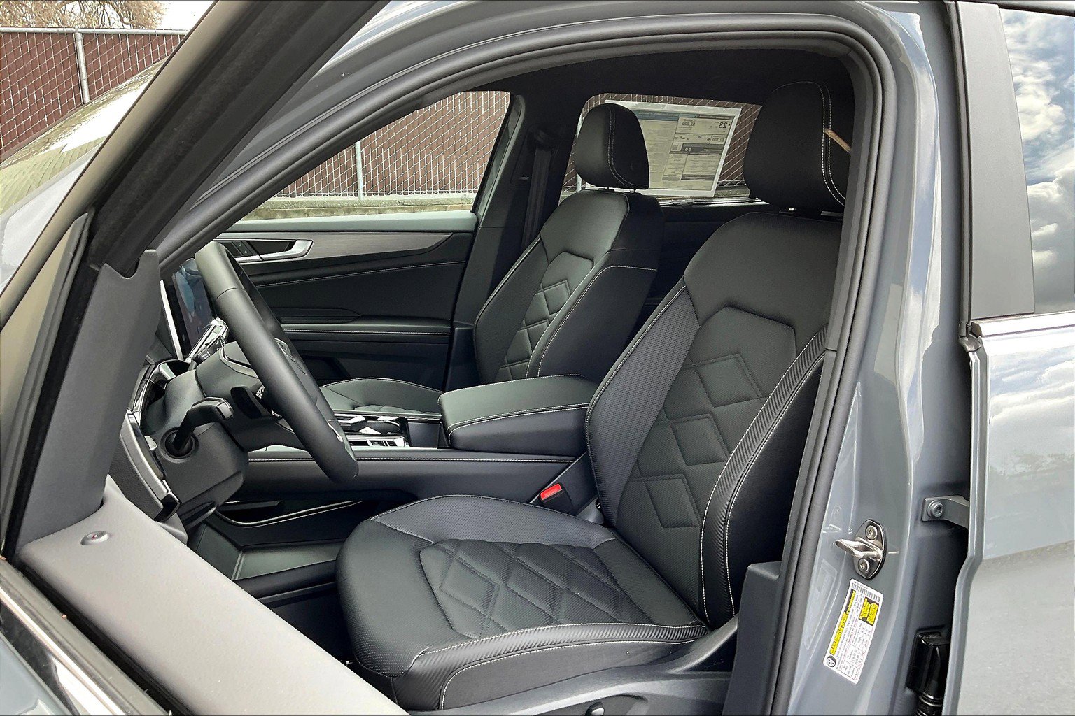 2025 Volkswagen Atlas Cross Sport SE w/Tech - Photo 8