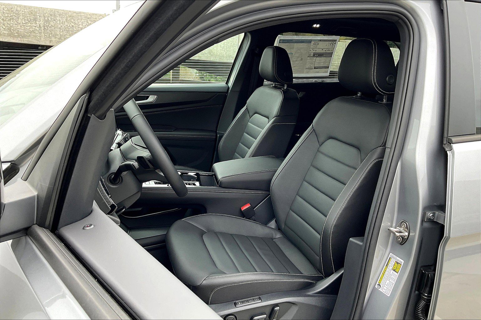 2025 Volkswagen Atlas Cross Sport SEL R-LINE - Photo 8
