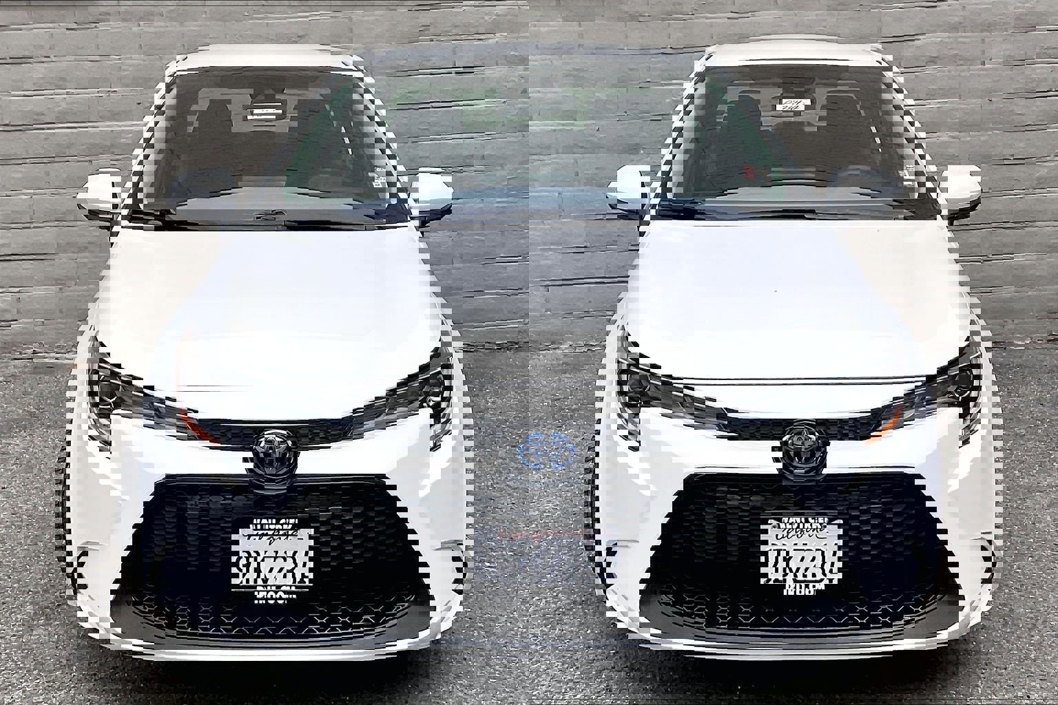 2022 Toyota Corolla Hybrid LE photo 2