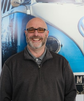 Staff member Jeff Rosen from ID_32f5ce61b4c1