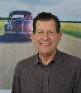 Staff member Ron Simi from ID_24801fd17dc4