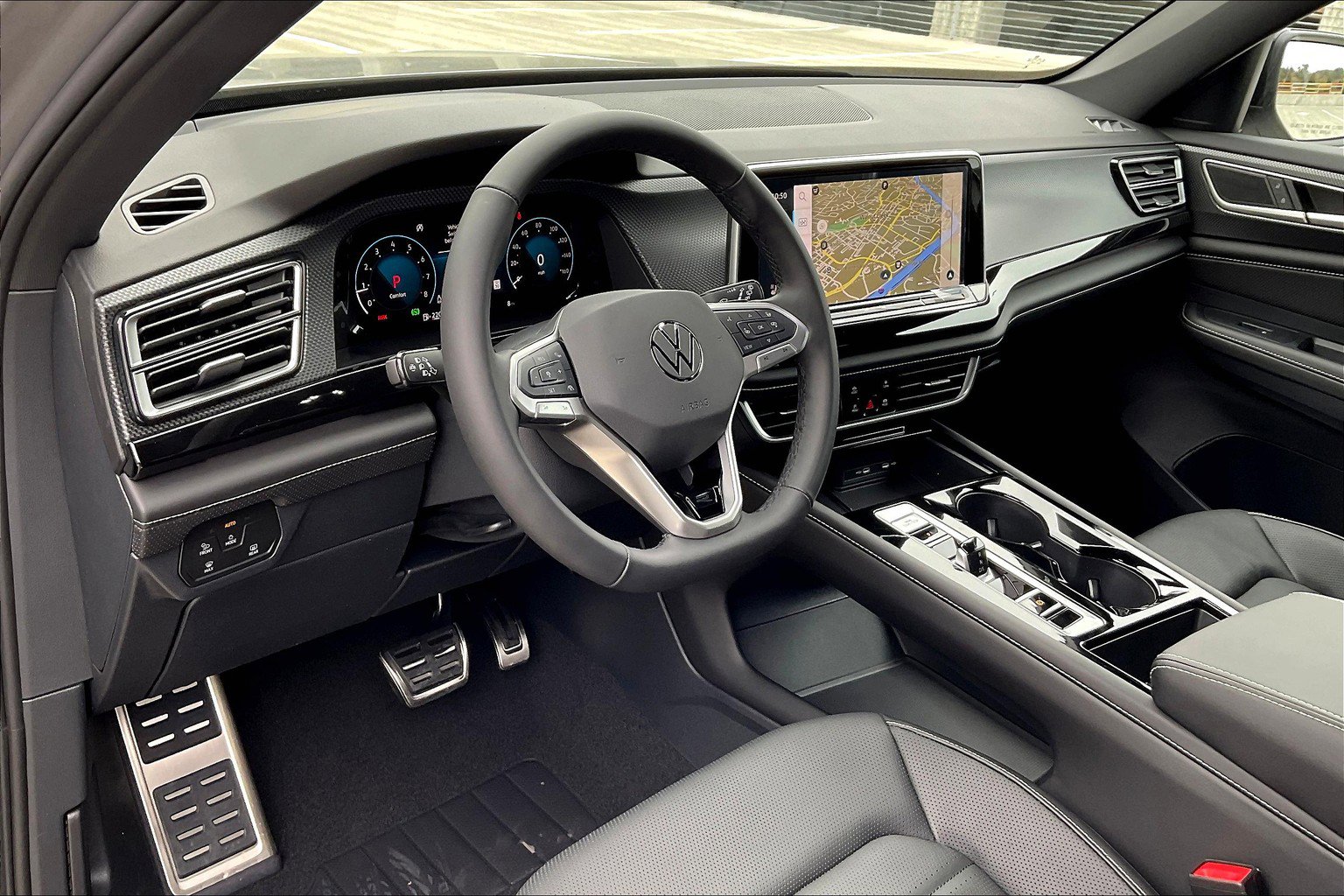 2025 Volkswagen Atlas Cross Sport SEL R-LINE - Photo 6