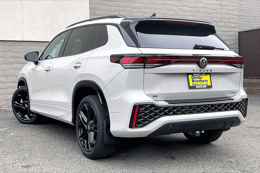 New 2026 Volkswagen Tiguan 2.0T SE R-Line Black SUV