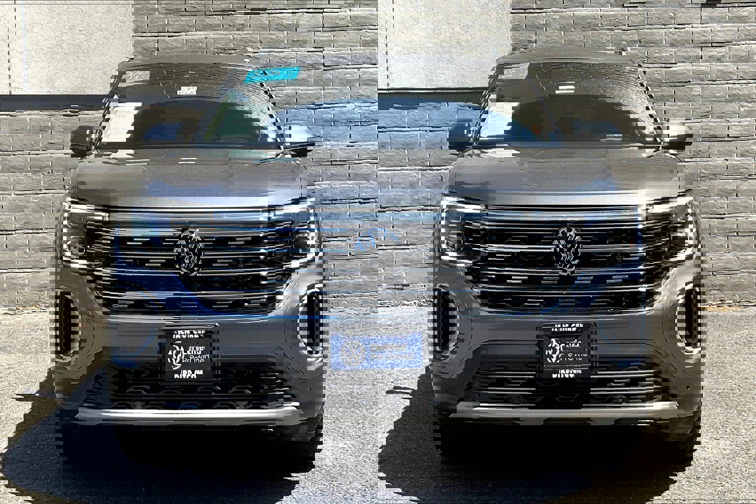 2024 Volkswagen Atlas SEL photo 2