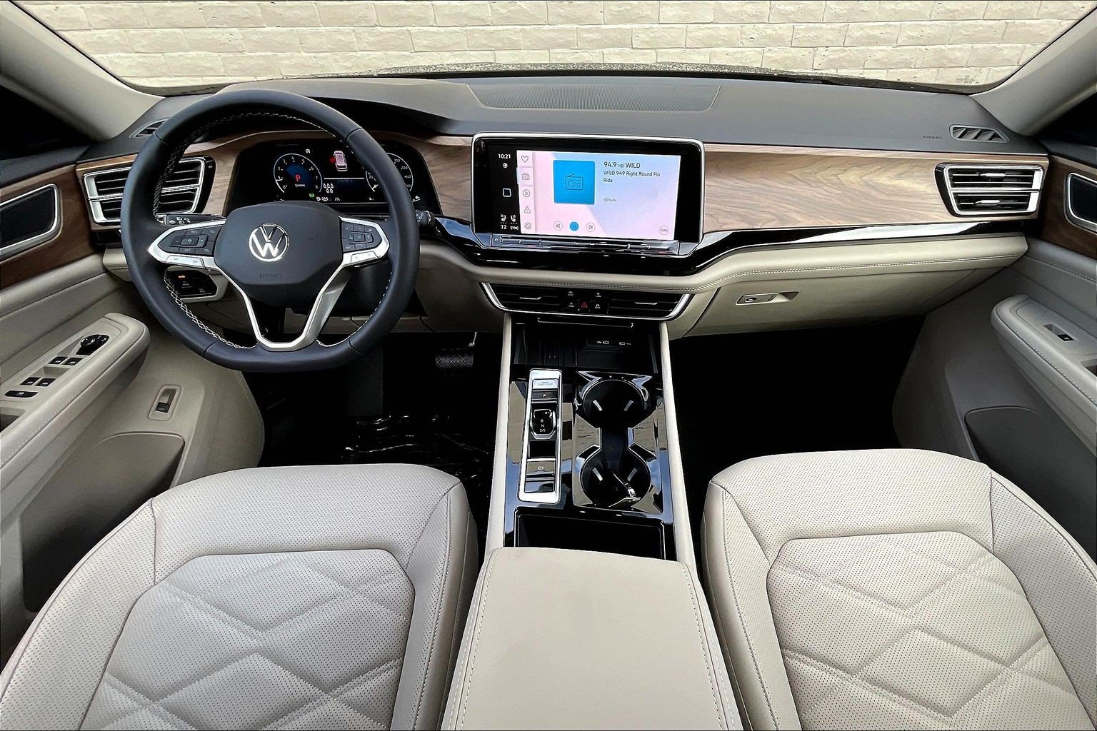 2026 Volkswagen Atlas SE w/Tech - Photo 4