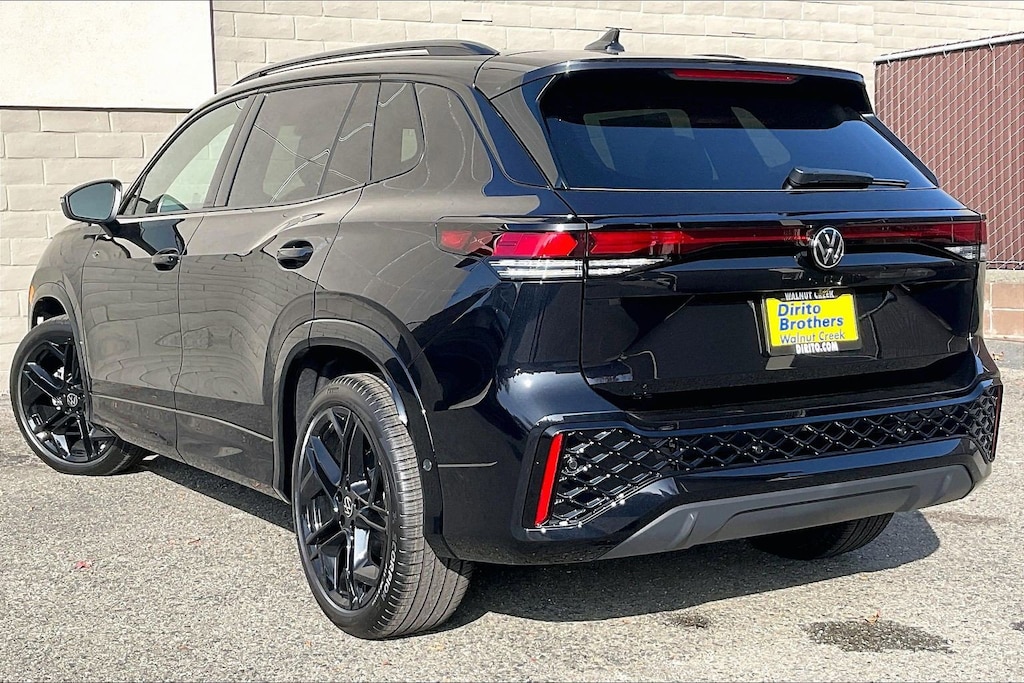 New 2026 Volkswagen Tiguan 2.0T SE R-Line Black SUV