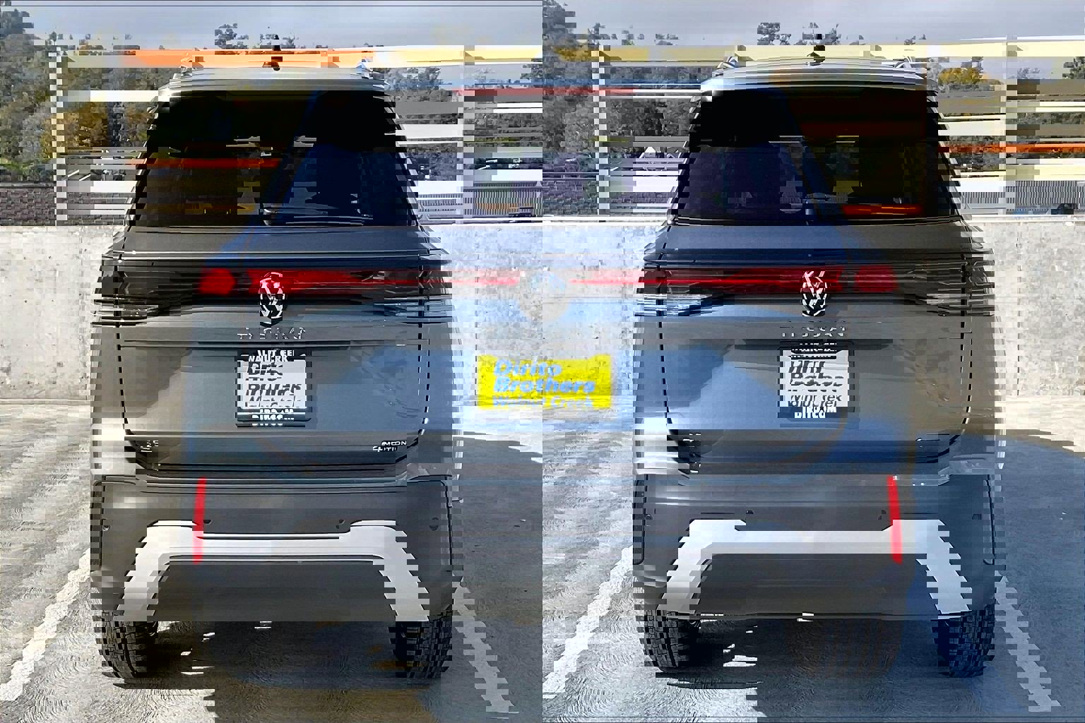 2026 Volkswagen Tiguan SE photo 3