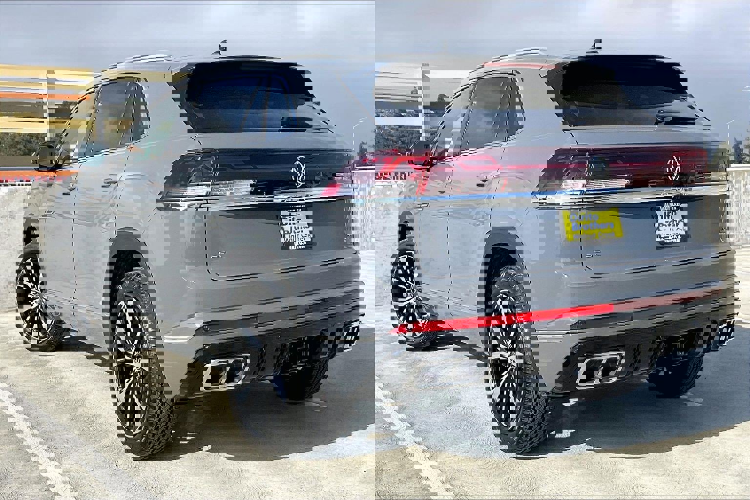 2026 Volkswagen Atlas Cross Sport SEL Premium R-Line photo 2