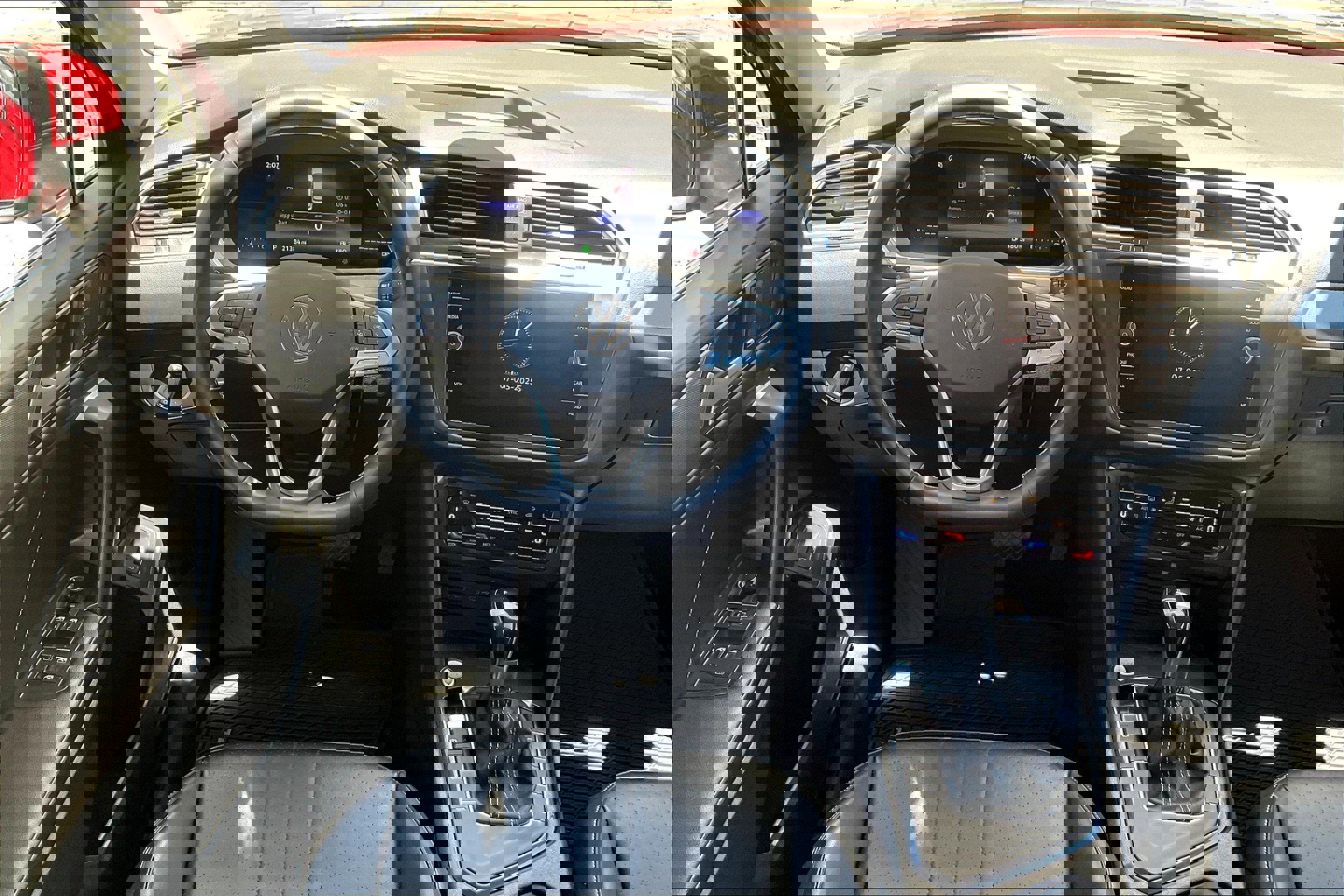 2022 Volkswagen Tiguan SE photo 4