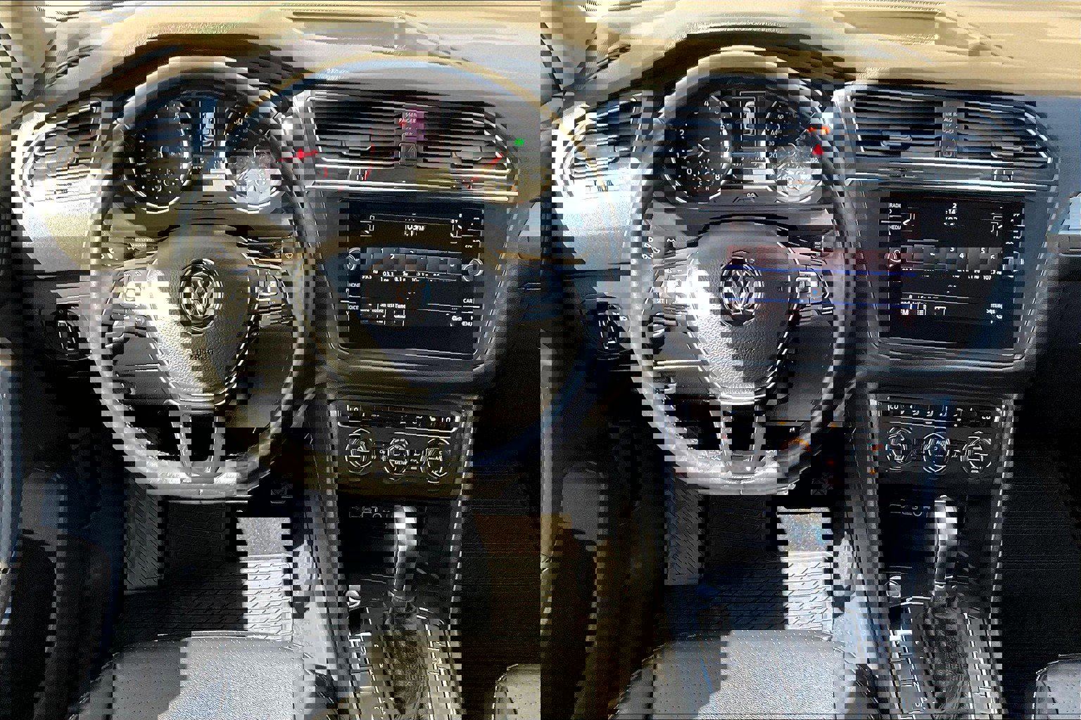 2019 Volkswagen Tiguan SE photo 4