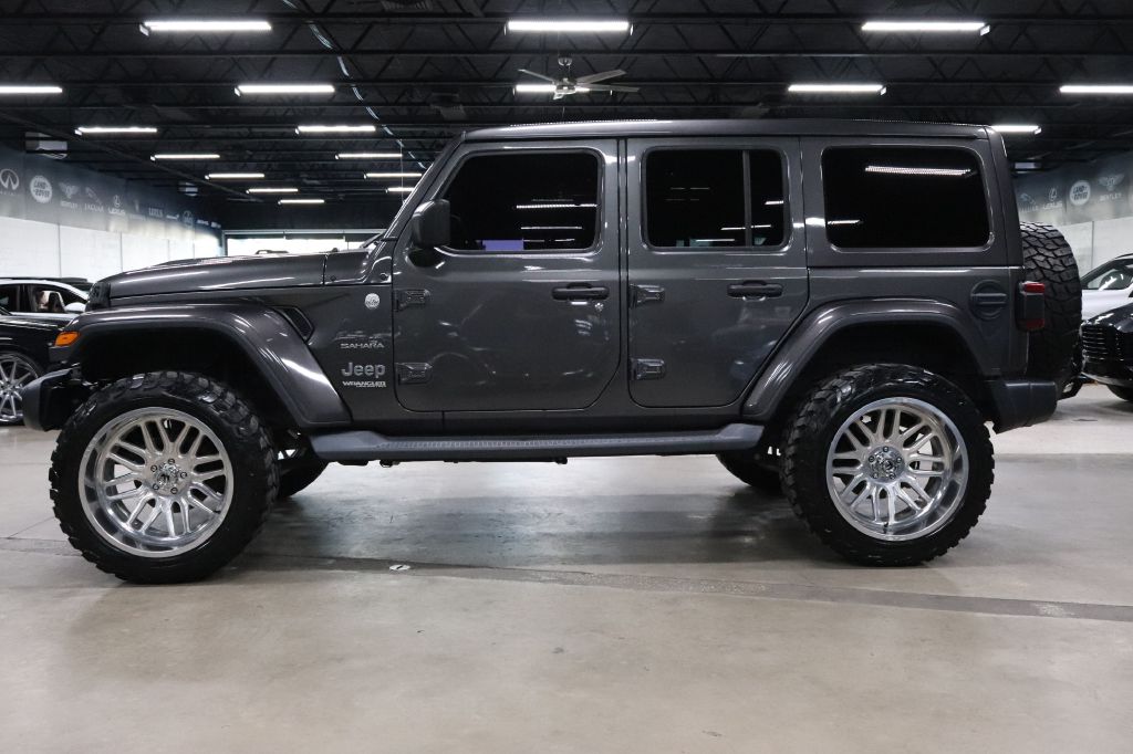 2019 Jeep Wrangler Unlimited Sahara photo 2