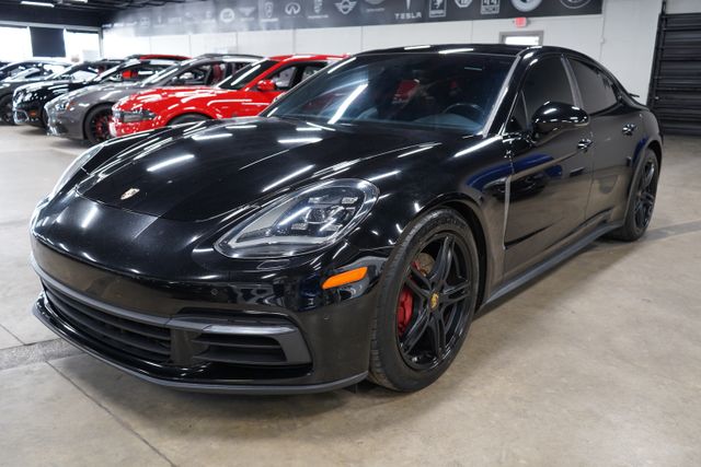 2018 Porsche Panamera -'s photo
