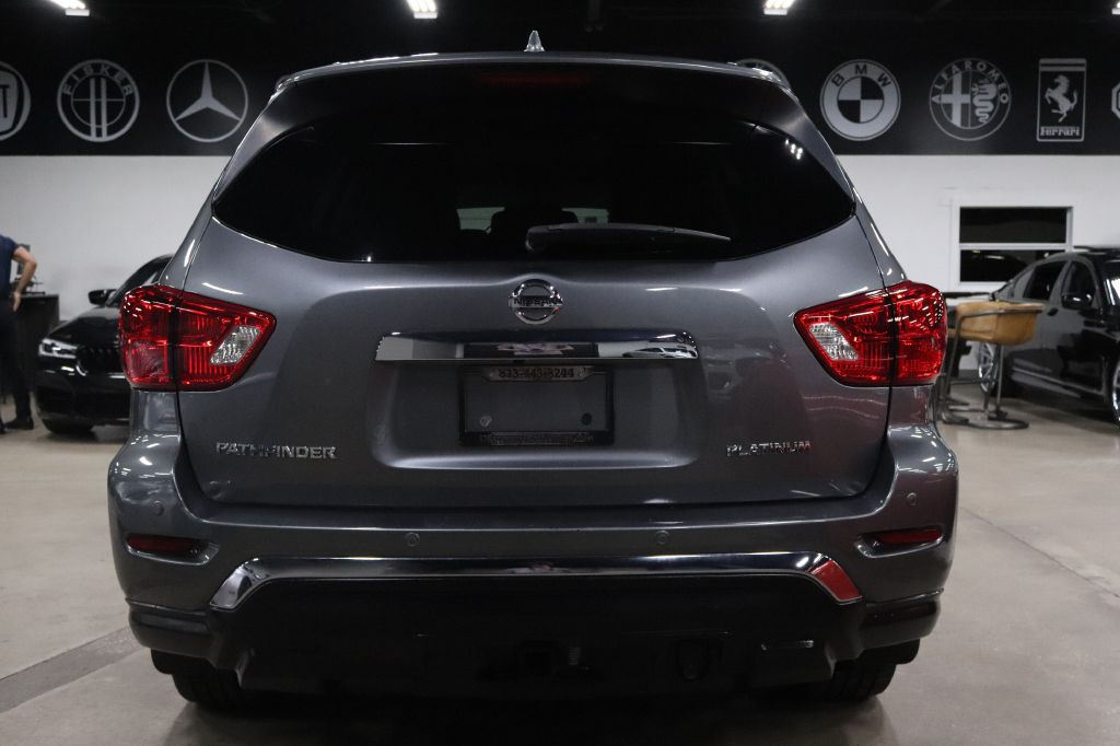 2020 Nissan Pathfinder Platinum photo 4