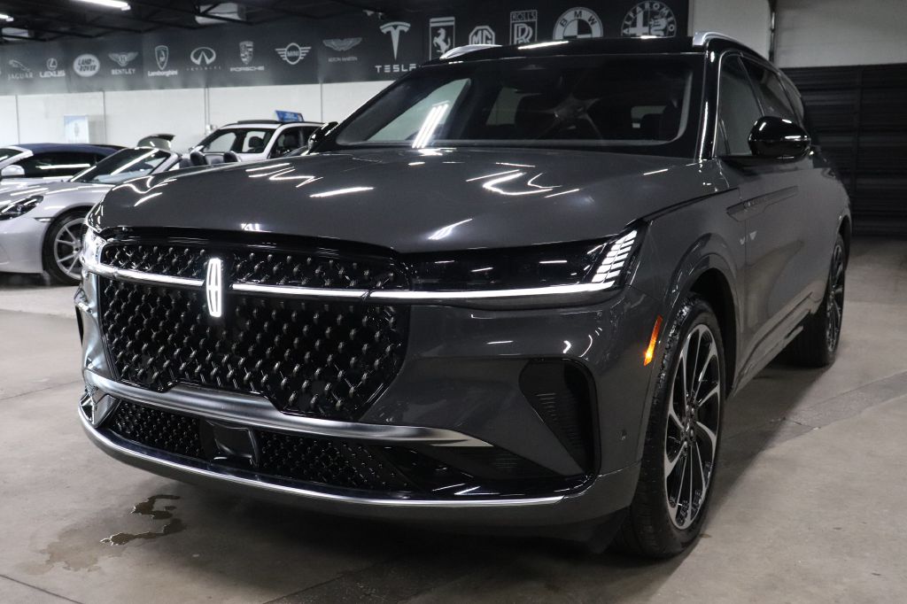 2024 Lincoln Nautilus Black Label's photo