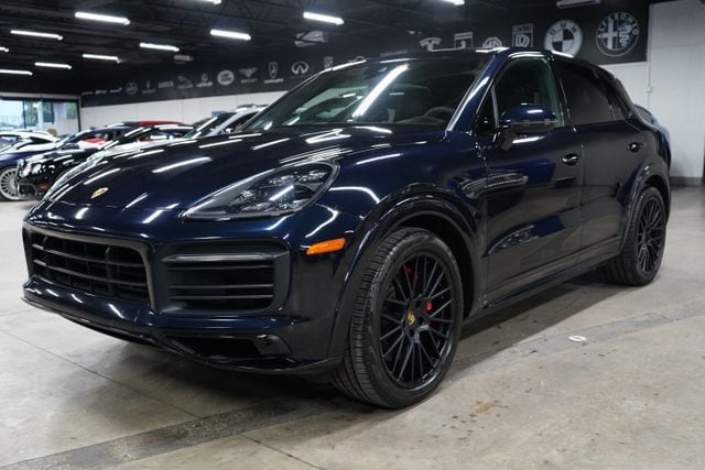 2023 Porsche Cayenne GTS's photo