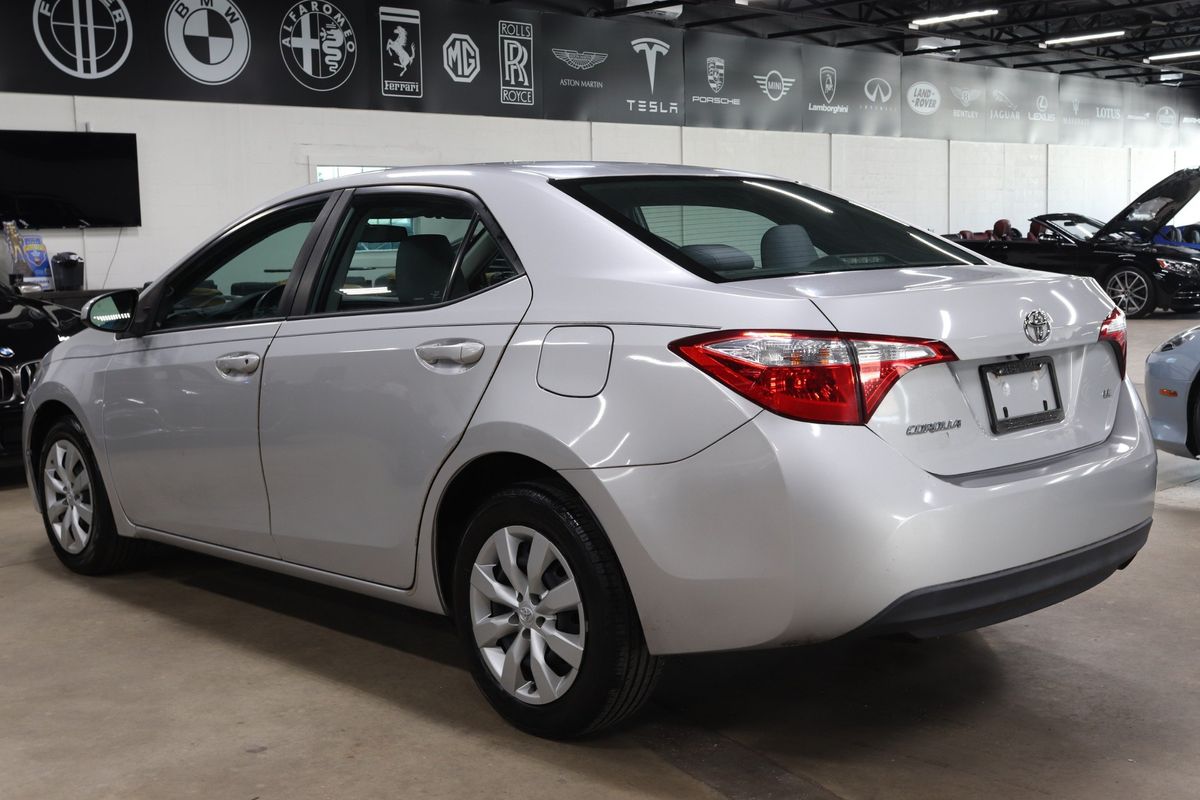 2016 Toyota Corolla LE Premium photo 3