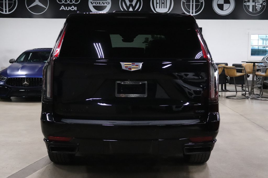 2022 Cadillac Escalade Sport photo 4