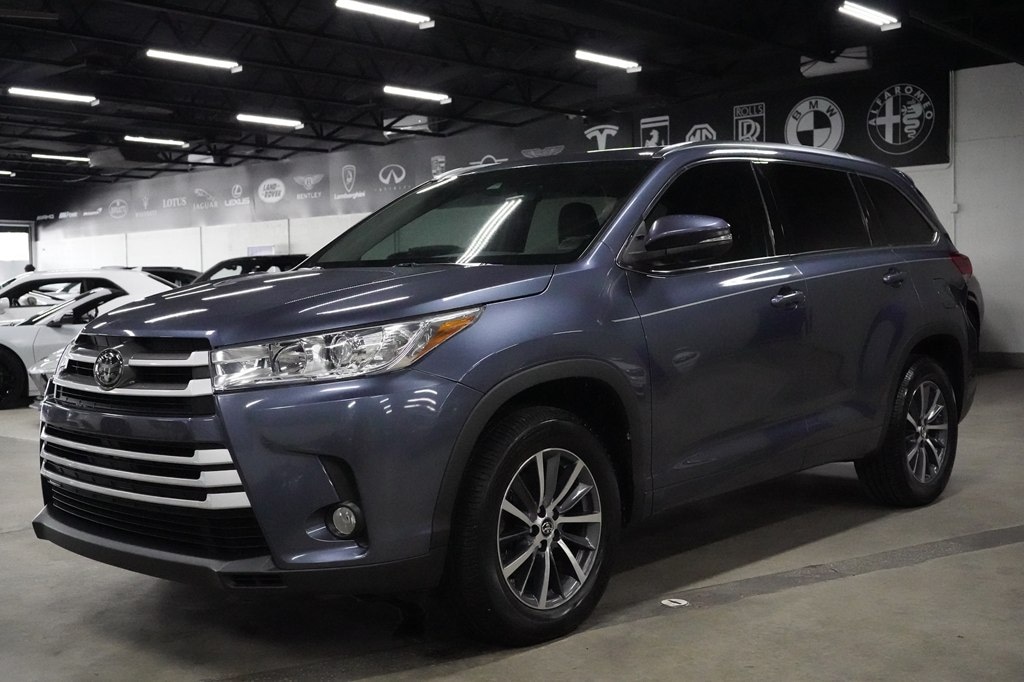 Used 2018 Toyota Highlander SE SUV