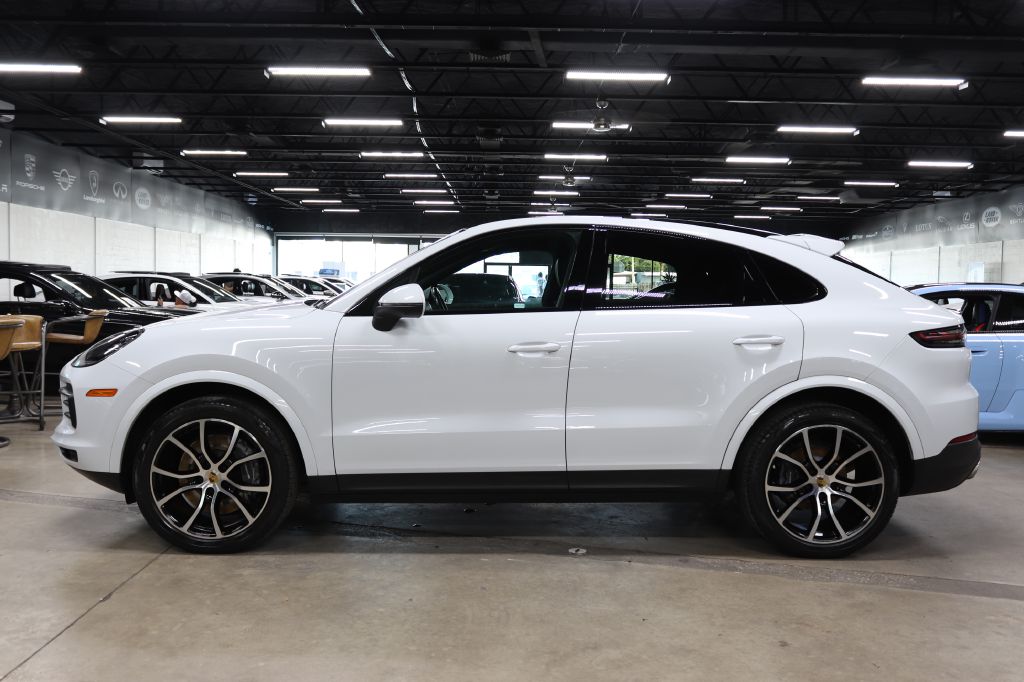 2022 Porsche Cayenne Coupe photo 2