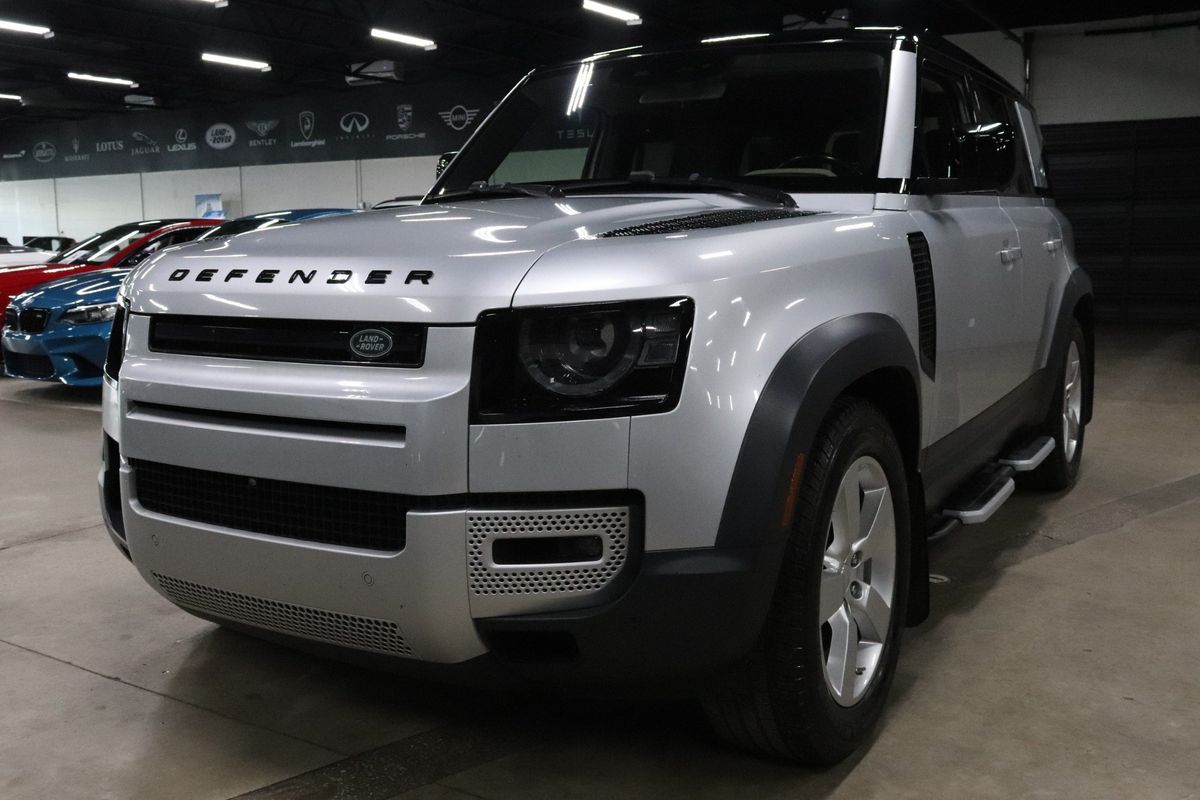 2020 Land Rover Defender First Edition's photo