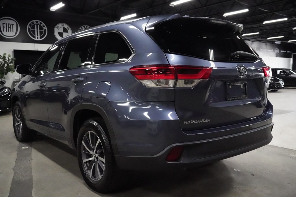 Used 2018 Toyota Highlander SE SUV