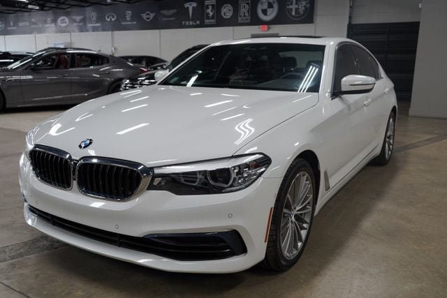 2020 BMW 5 Series 540i Sedan's photo