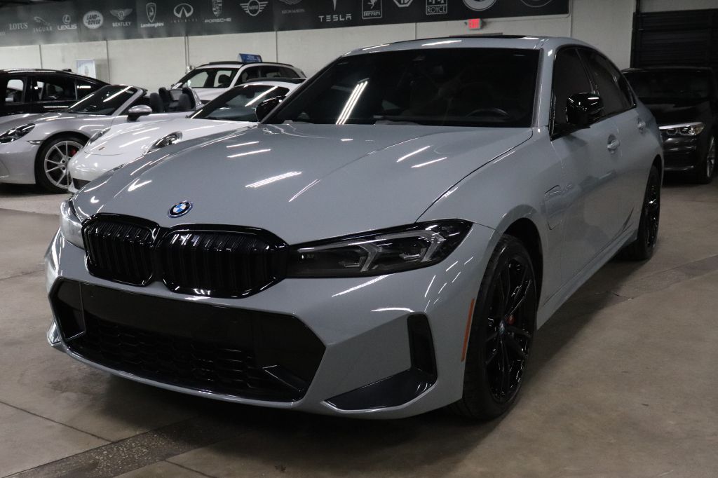 2024 BMW 3 Series 330e's photo