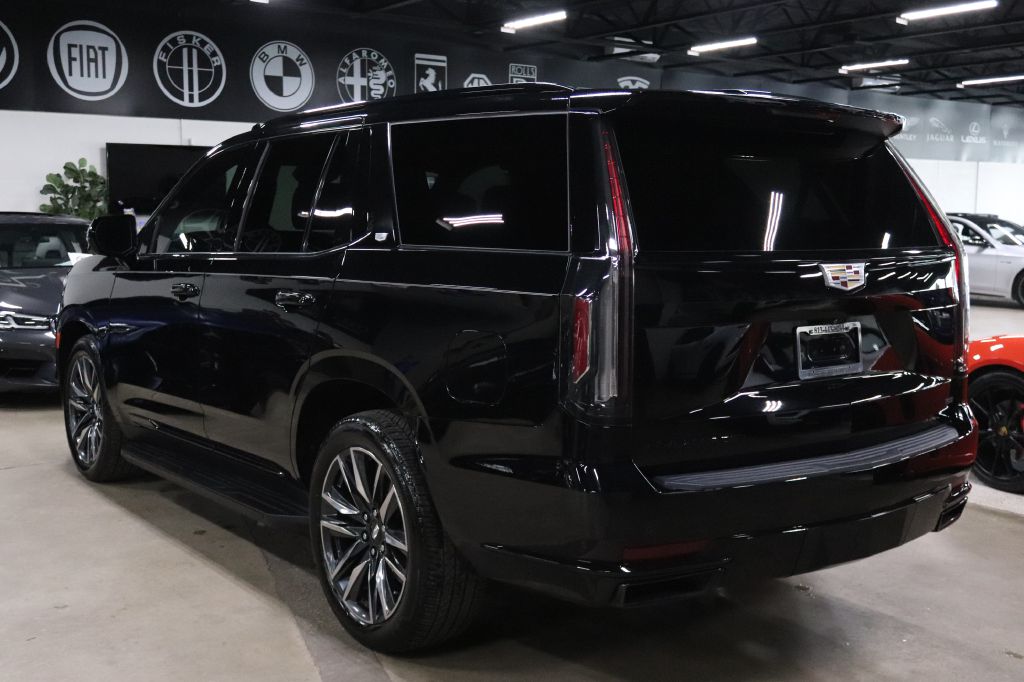 2022 Cadillac Escalade Sport photo 3