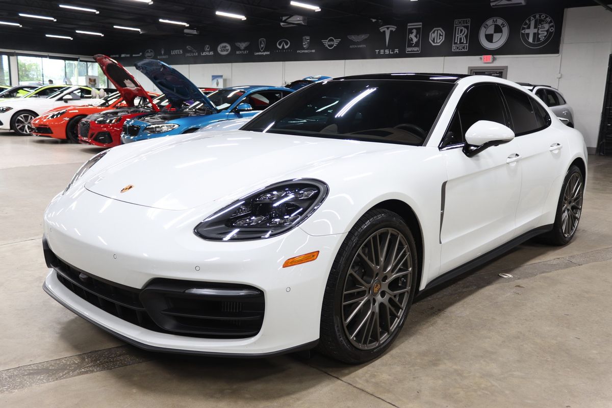 2022 Porsche Panamera