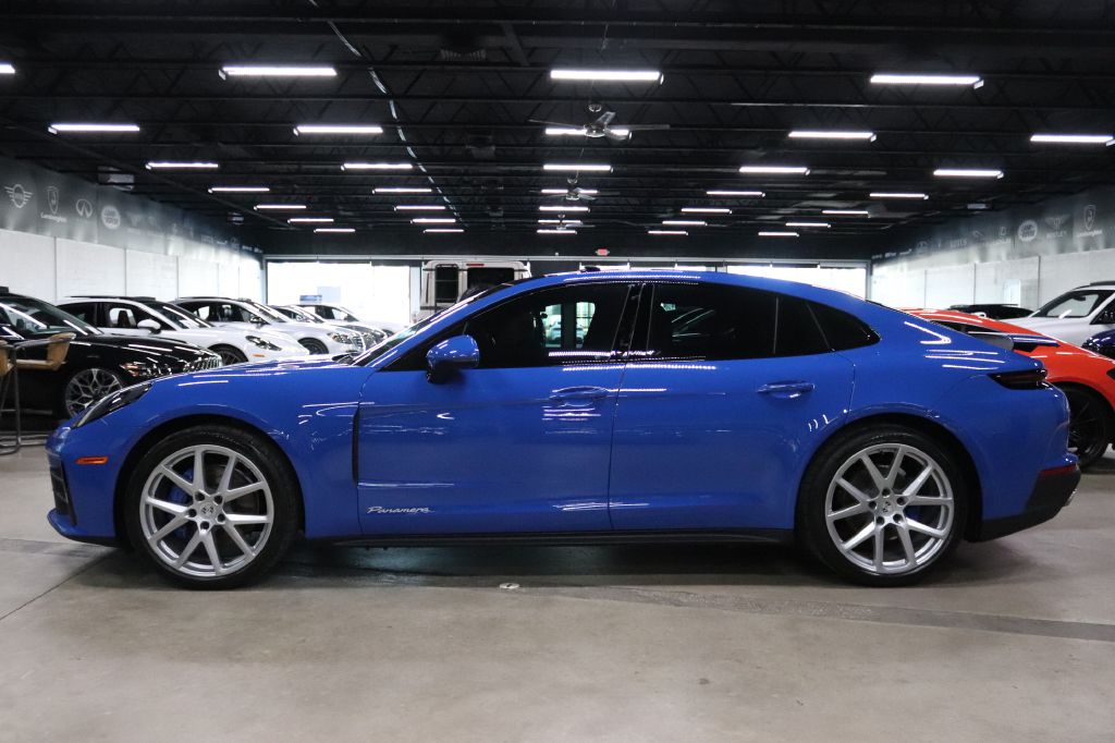 2024 Porsche Panamera 4 photo 2