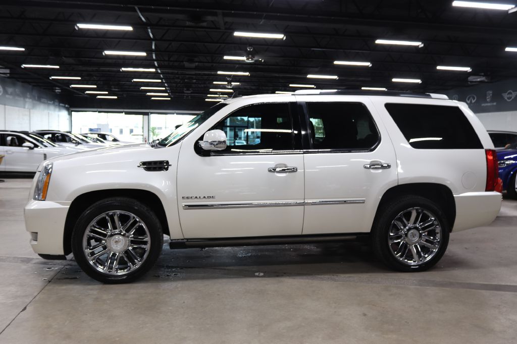 2011 Cadillac Escalade Platinum photo 2
