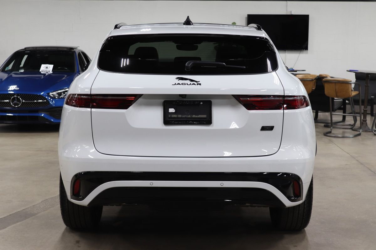 2026 Jaguar F-PACE P250 R-Dynamic S photo 4