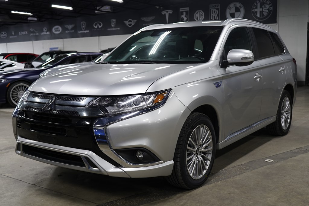 2022 Mitsubishi Outlander Plug-in Hybrid SE S-AWC's photo