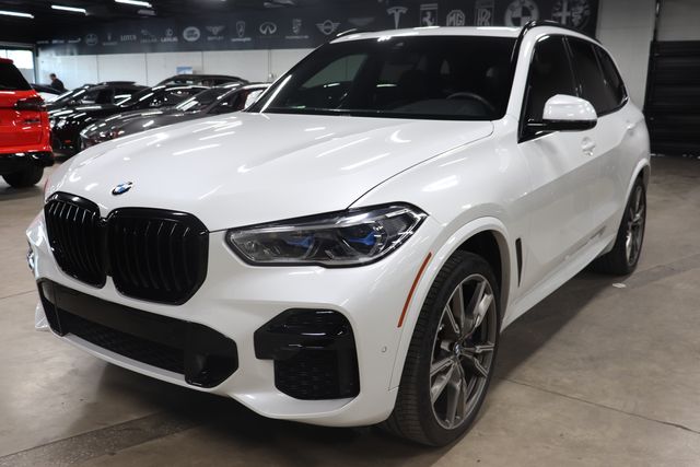 2022 BMW X5 M50i's photo